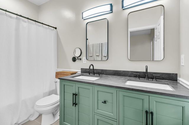 100 Hyacinth Street, Summerville, SC 29483