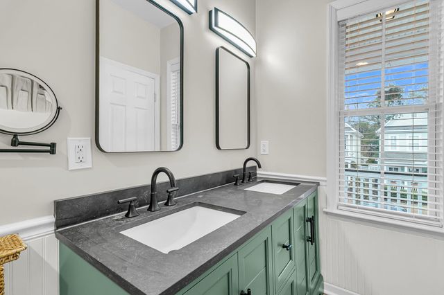 100 Hyacinth Street, Summerville, SC 29483