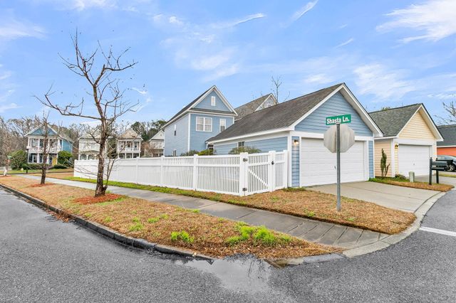 100 Hyacinth Street, Summerville, SC 29483