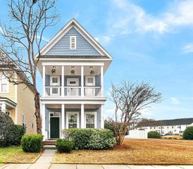 100 Hyacinth Street, Summerville, SC 29483