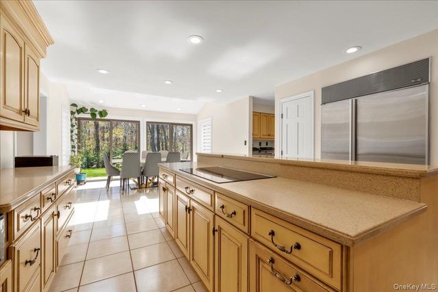 219 Carnation Drive, Farmingdale, NY 11735