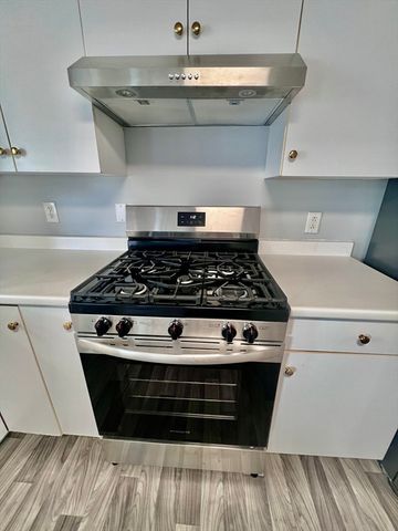 15 1st 15, Woburn, MA 01801