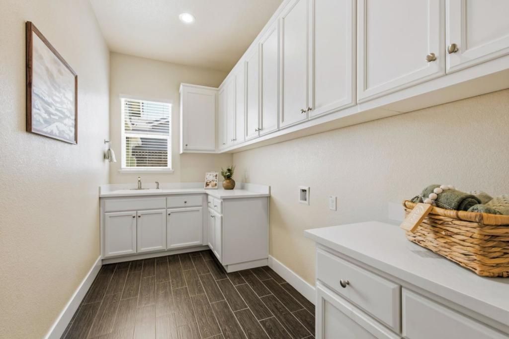 Image 10 of property listing at 1436 FREESTONE Road, Manteca, CA 95337