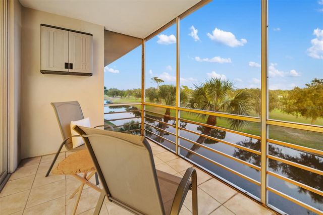 7461 W COUNTRY CLUB DRIVE 404, Sarasota, FL 34243