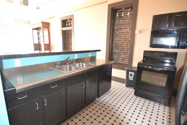 214 S Campbell Avenue, Springfield, MO 65806