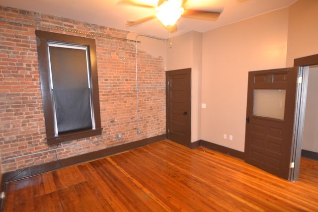 214 S Campbell Avenue, Springfield, MO 65806