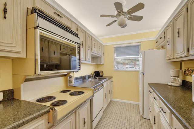 615 High Point Drive C, Delray Beach, FL 33445