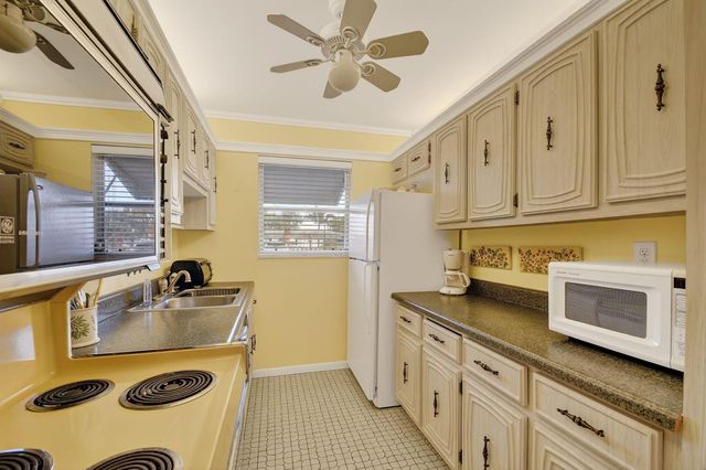 615 High Point Drive C, Delray Beach, FL 33445