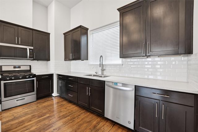3413 Kensington Yellow Place, Houston, TX 77008