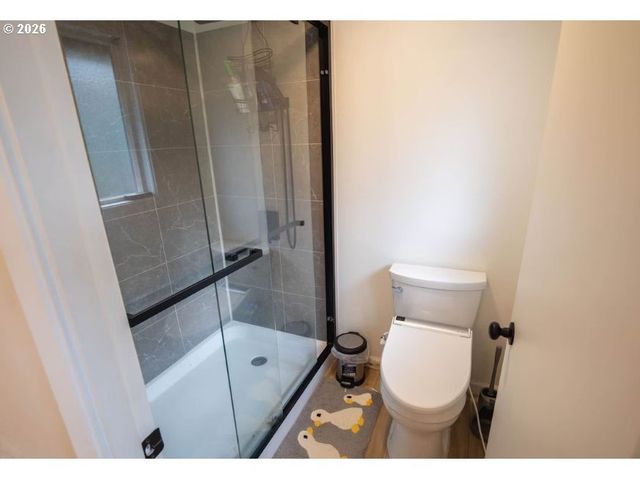 1520 W 28TH Pl, Eugene, OR 97405
