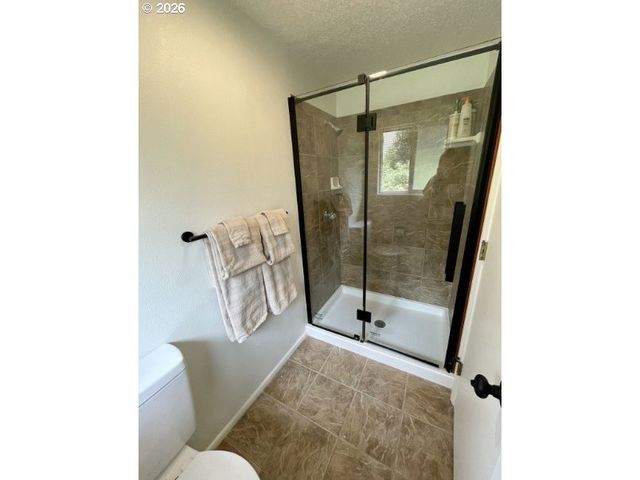 1520 W 28TH Pl, Eugene, OR 97405