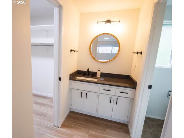 1520 W 28TH Pl, Eugene, OR 97405