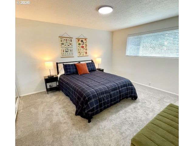 1520 W 28TH Pl, Eugene, OR 97405