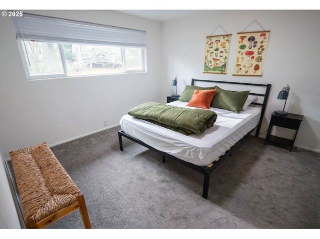 1520 W 28TH Pl, Eugene, OR 97405