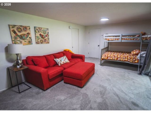 1520 W 28TH Pl, Eugene, OR 97405