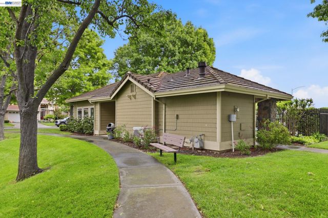 17515 Montoya Cir, Morgan Hill, CA 95037