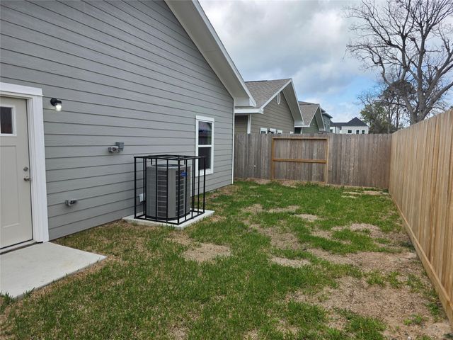 213 Dipping Stream Street, Houston, TX 77076