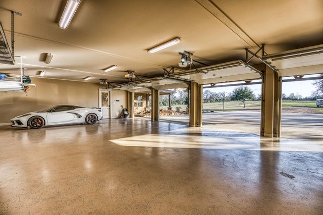 6892 Palm Road, Sealy, TX 77474