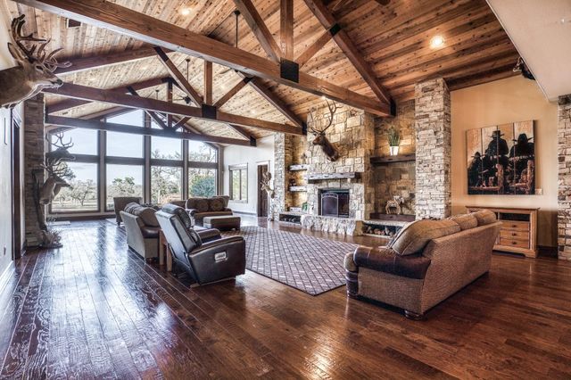 6892 Palm Road, Sealy, TX 77474