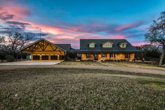 6892 Palm Road, Sealy, TX 77474