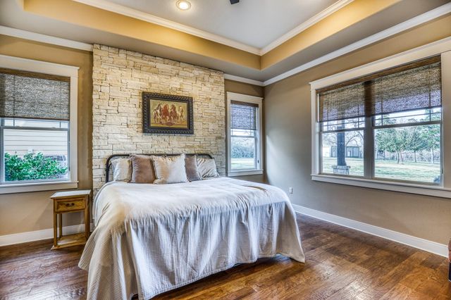 6892 Palm Road, Sealy, TX 77474