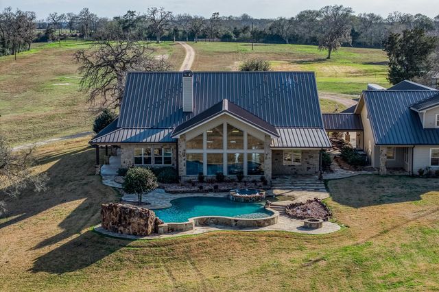 6892 Palm Road, Sealy, TX 77474