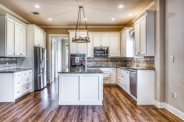 6892 Palm Road, Sealy, TX 77474