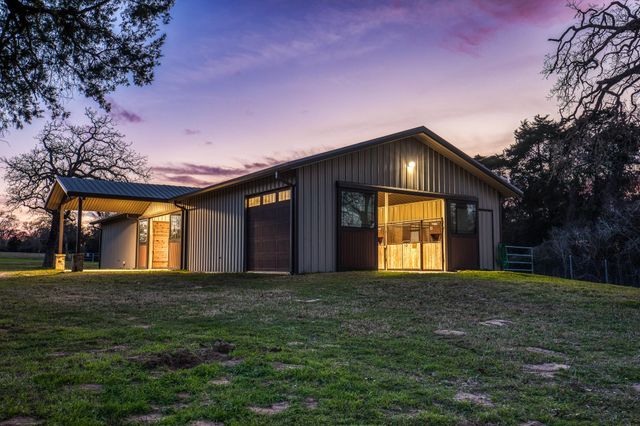 6892 Palm Road, Sealy, TX 77474