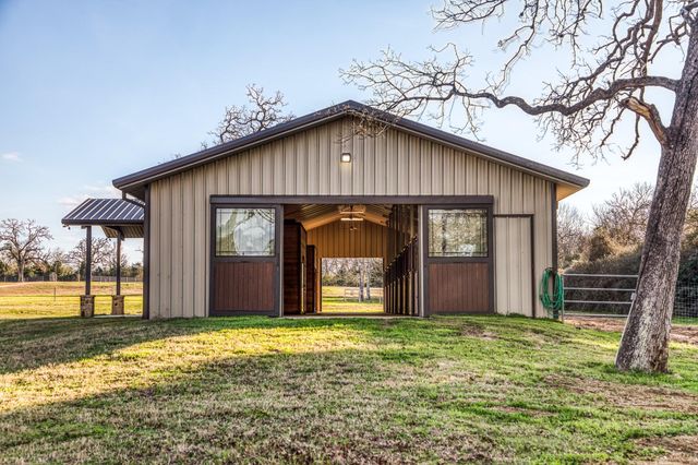 6892 Palm Road, Sealy, TX 77474