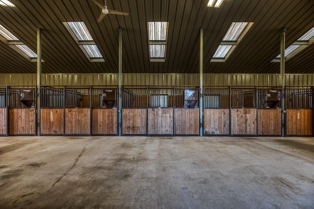 6892 Palm Road, Sealy, TX 77474