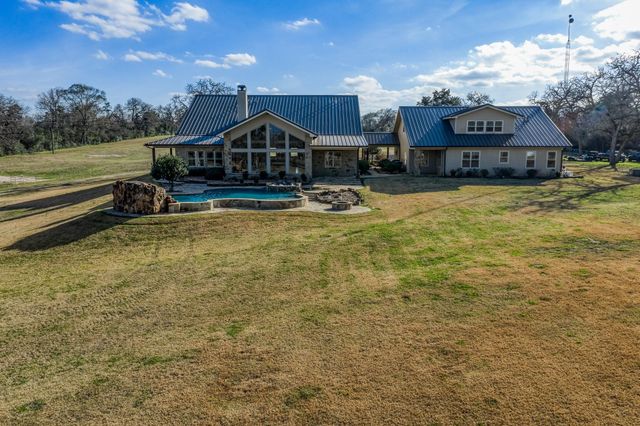 6892 Palm Road, Sealy, TX 77474