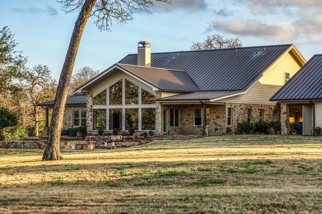 6892 Palm Road, Sealy, TX 77474
