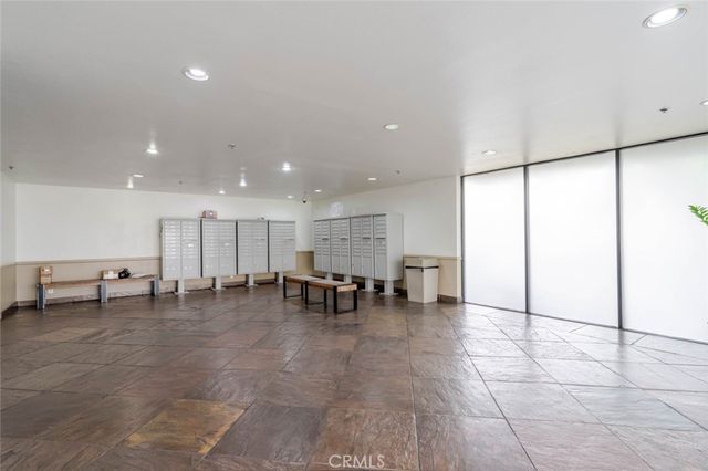 19350 Sherman Way 210, Reseda, CA 91335