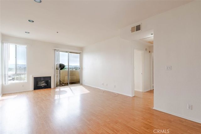 19350 Sherman Way 210, Reseda, CA 91335