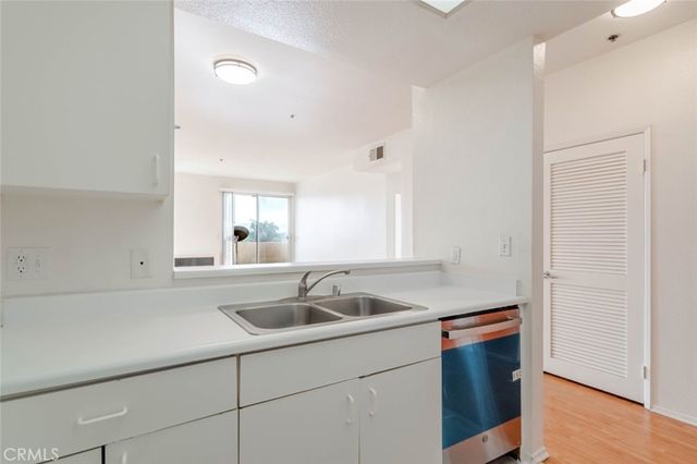 19350 Sherman Way 210, Reseda, CA 91335