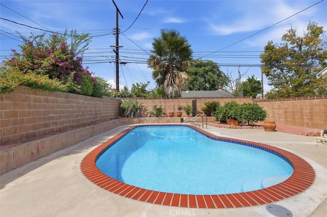 6683 Gross Avenue, West Hills, CA 91307