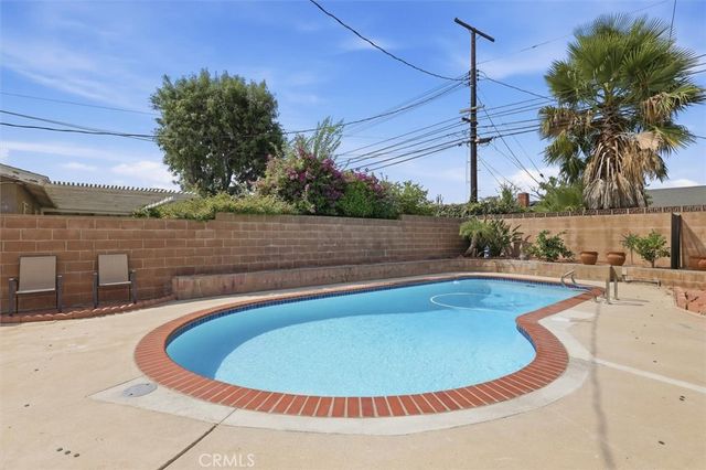 6683 Gross Avenue, West Hills, CA 91307