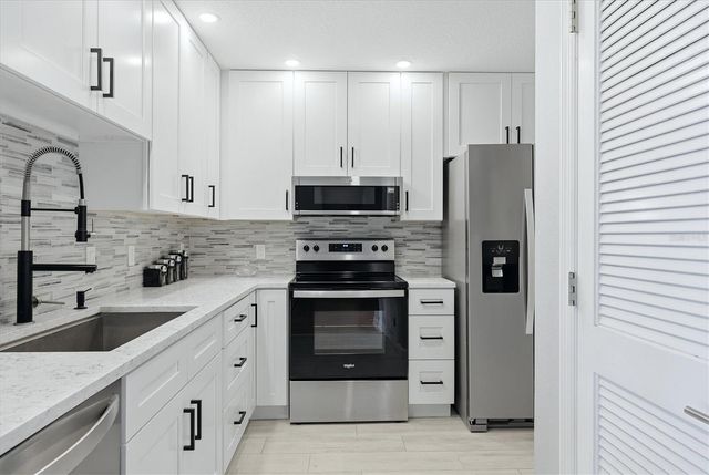 750 N TAMIAMI TRAIL 517, Sarasota, FL 34236