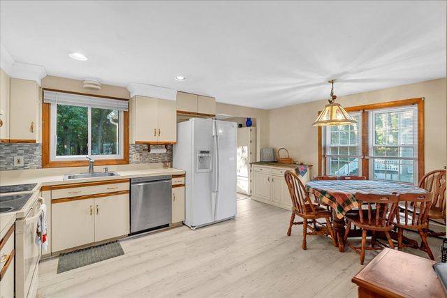 37 Donna Dr, Plymouth, MA 02360