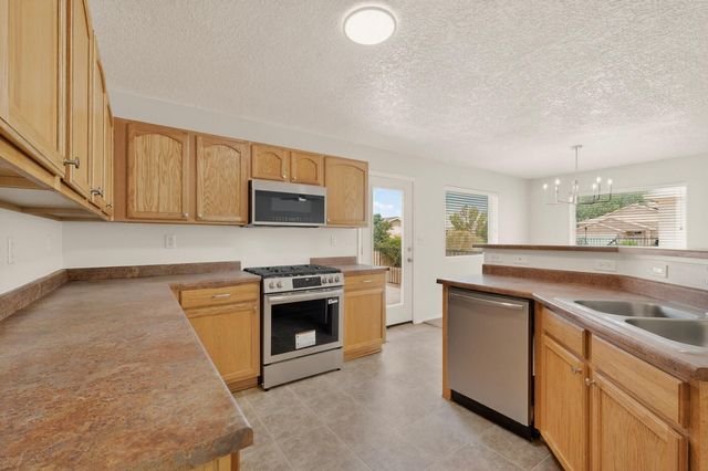 235 Cloud View Avenue SW, Los Lunas, NM 87031