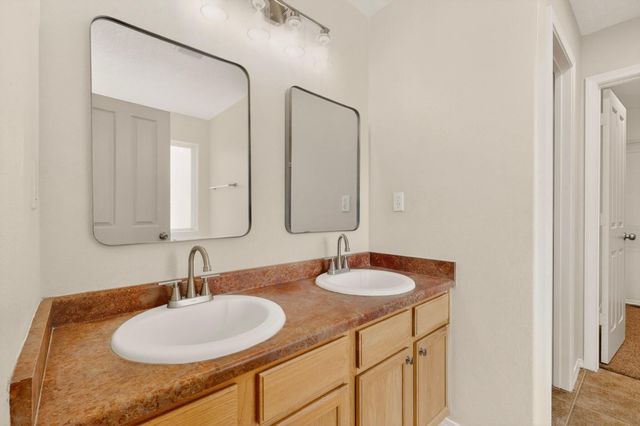 235 Cloud View Avenue SW, Los Lunas, NM 87031