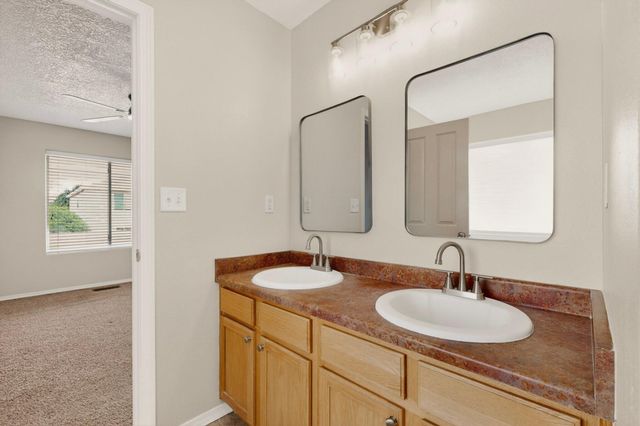 235 Cloud View Avenue SW, Los Lunas, NM 87031