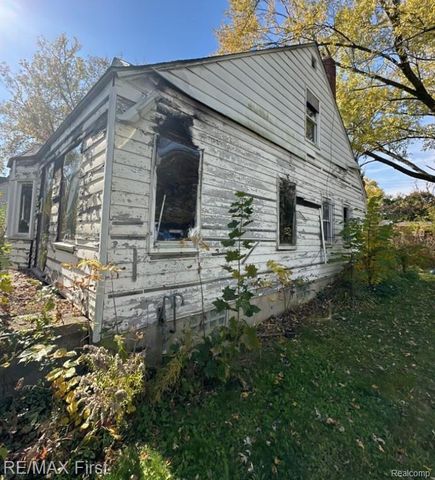 17363 Heyden Street, Detroit, MI 48219
