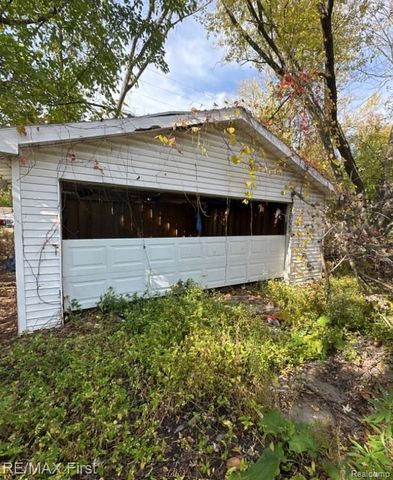 17363 Heyden Street, Detroit, MI 48219