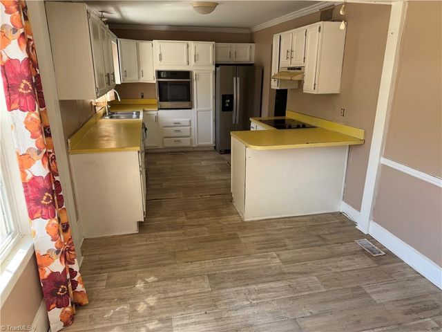 821 Holt Avenue, Greensboro, NC 27405