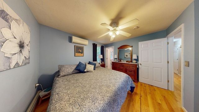233 Tispaquin St, Middleboro, MA 02346