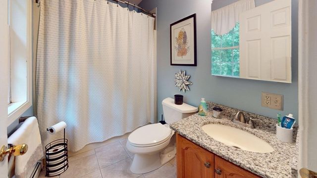 233 Tispaquin St, Middleboro, MA 02346