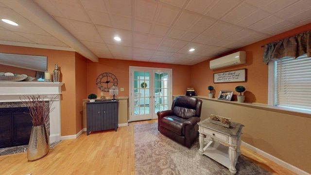 233 Tispaquin St, Middleboro, MA 02346