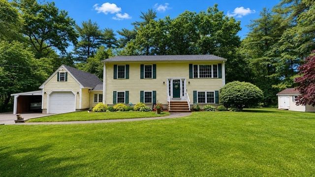 233 Tispaquin St, Middleboro, MA 02346