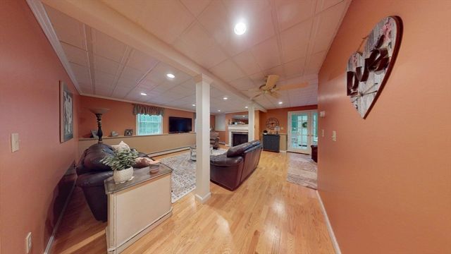 233 Tispaquin St, Middleboro, MA 02346